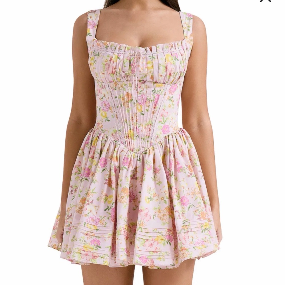Natassia Corset Cotton Blend Cocktail Minidress
HOUSE OF CB - sz M + full cup
